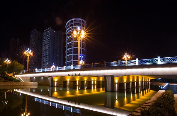 天橋照明亮化工程設(shè)計(jì)，點(diǎn)綴城市夜景燈光