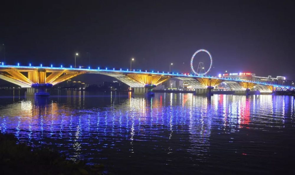 商業(yè)建筑亮化設(shè)計的核心要素是什么？